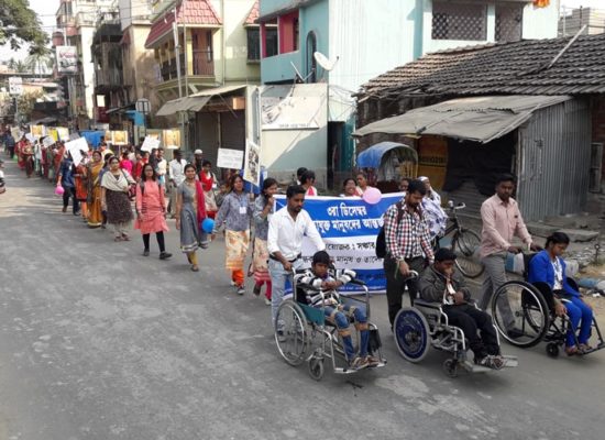 Öffentlichkeitsarbeit in Form einer Rallye im Projekt „Inclusion of Children with Disabilities in Mainstream Society as Equals“ in Kooperation mit der indischen Partnerorganisation Sanchar, Indienhilfe e.V.